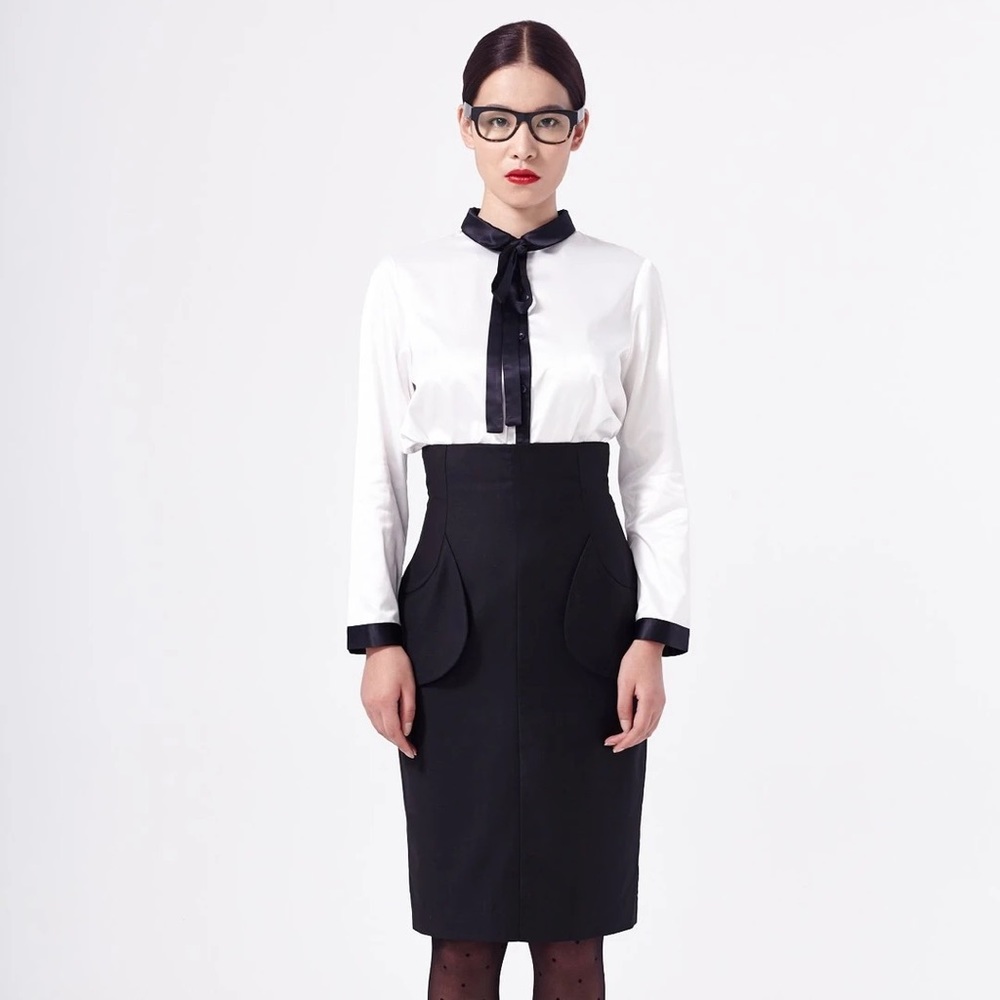 L’ecole des Femmes NWT “Secretary Pencil Skirt” - Black - Size 4